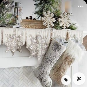 Fireplace Mantel Scarf - Snowflake Design